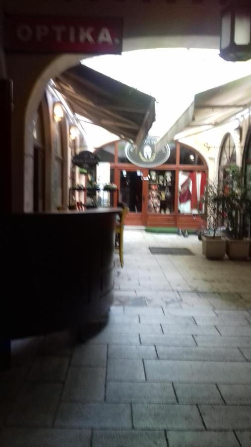 Inchy Accommodation - In The Center Of Diocletian'S Palace Spalato Esterno foto