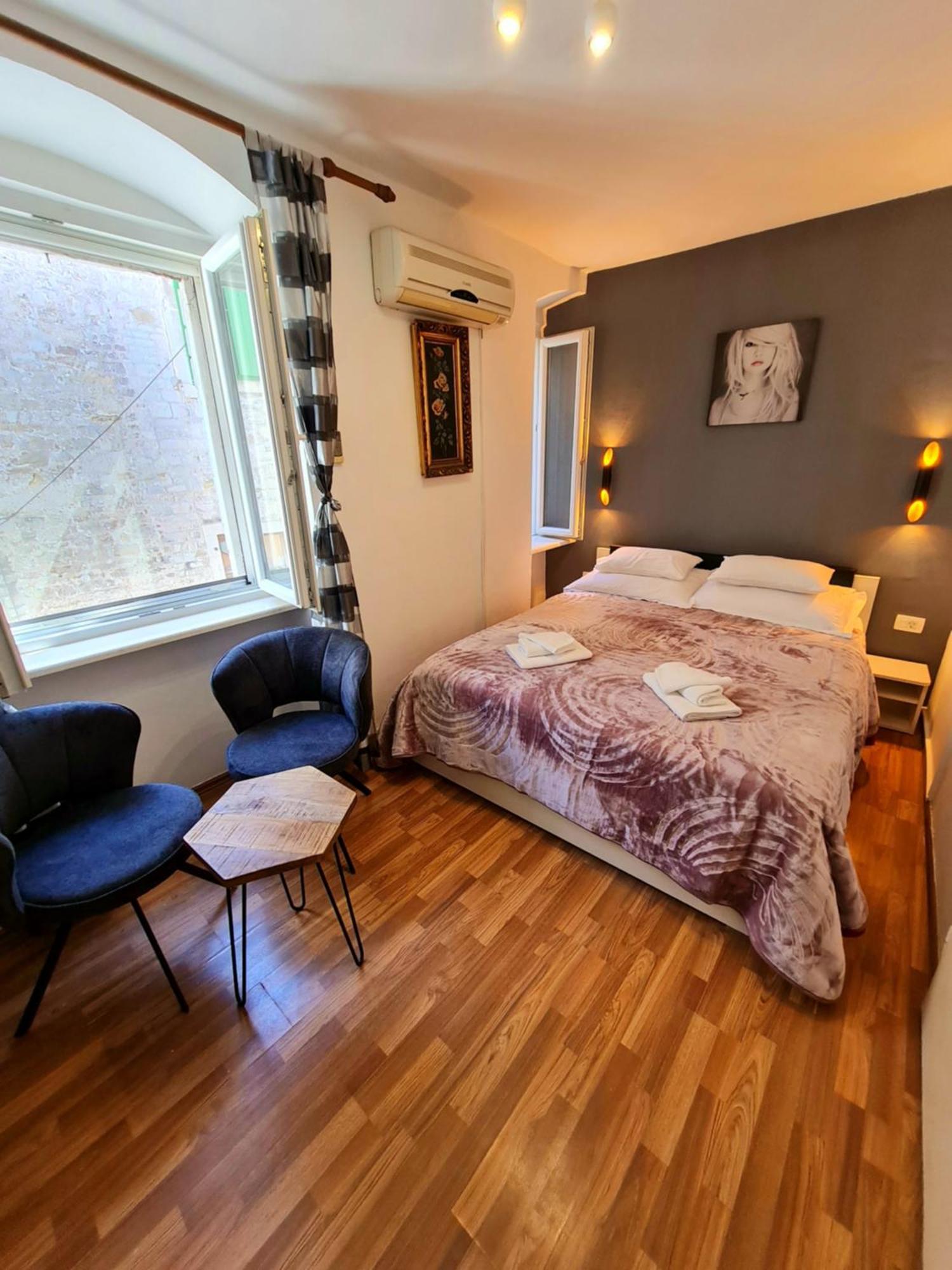 Inchy Accommodation - In The Center Of Diocletian'S Palace Spalato Esterno foto