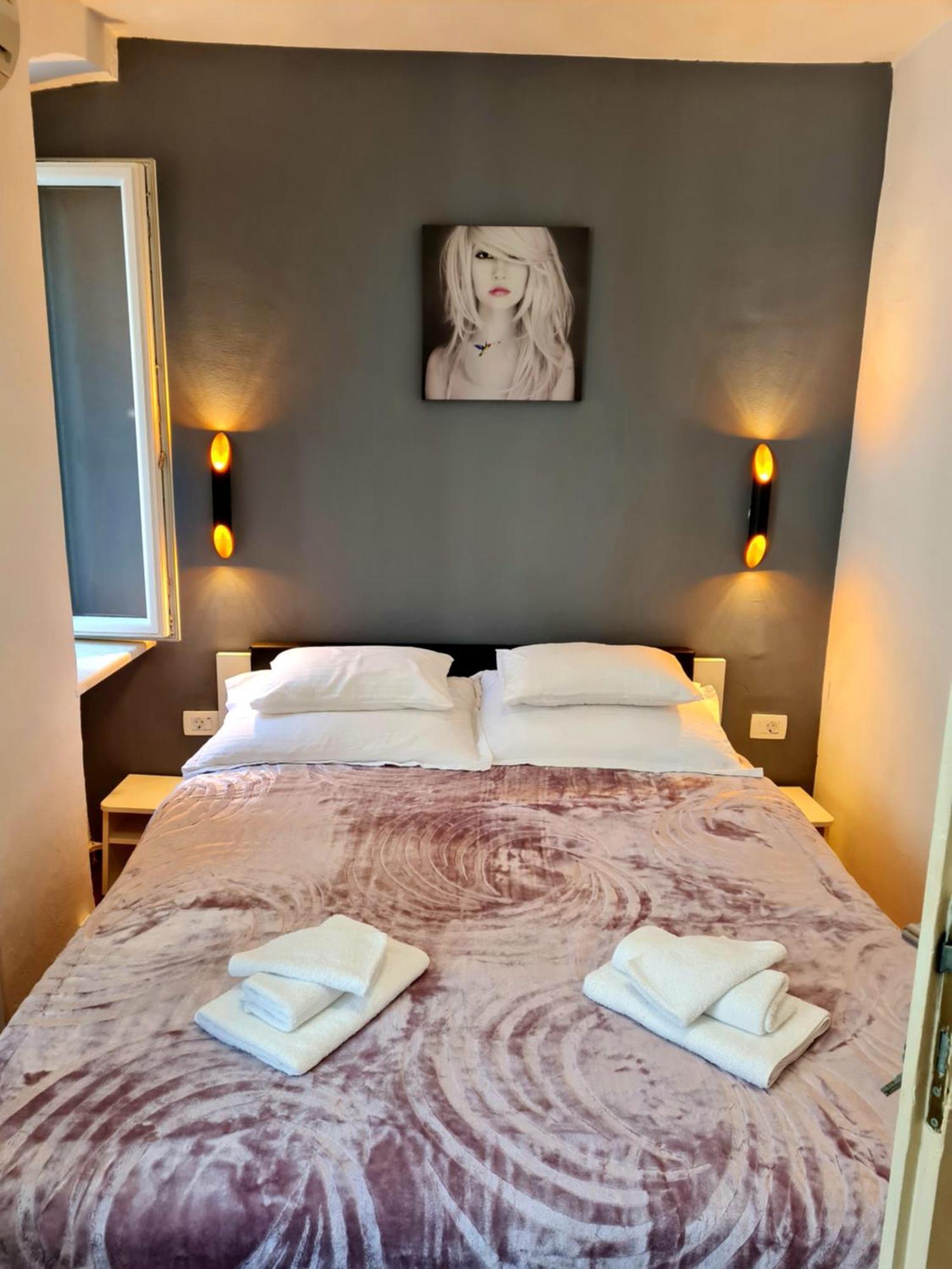 Inchy Accommodation - In The Center Of Diocletian'S Palace Spalato Esterno foto