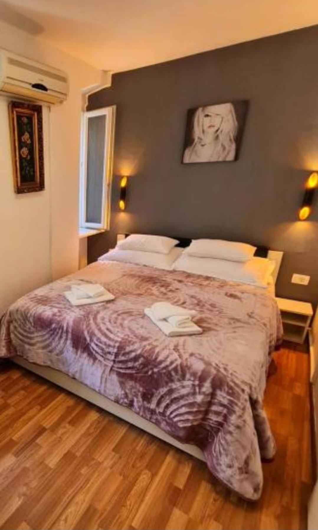 Inchy Accommodation - In The Center Of Diocletian'S Palace Spalato Esterno foto