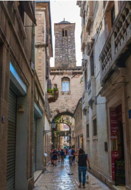 Inchy Accommodation - In The Center Of Diocletian'S Palace Spalato Esterno foto