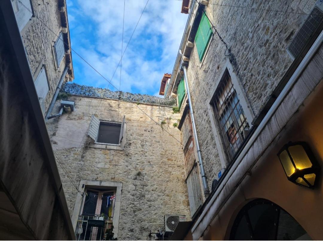 Inchy Accommodation - In The Center Of Diocletian'S Palace Spalato Esterno foto