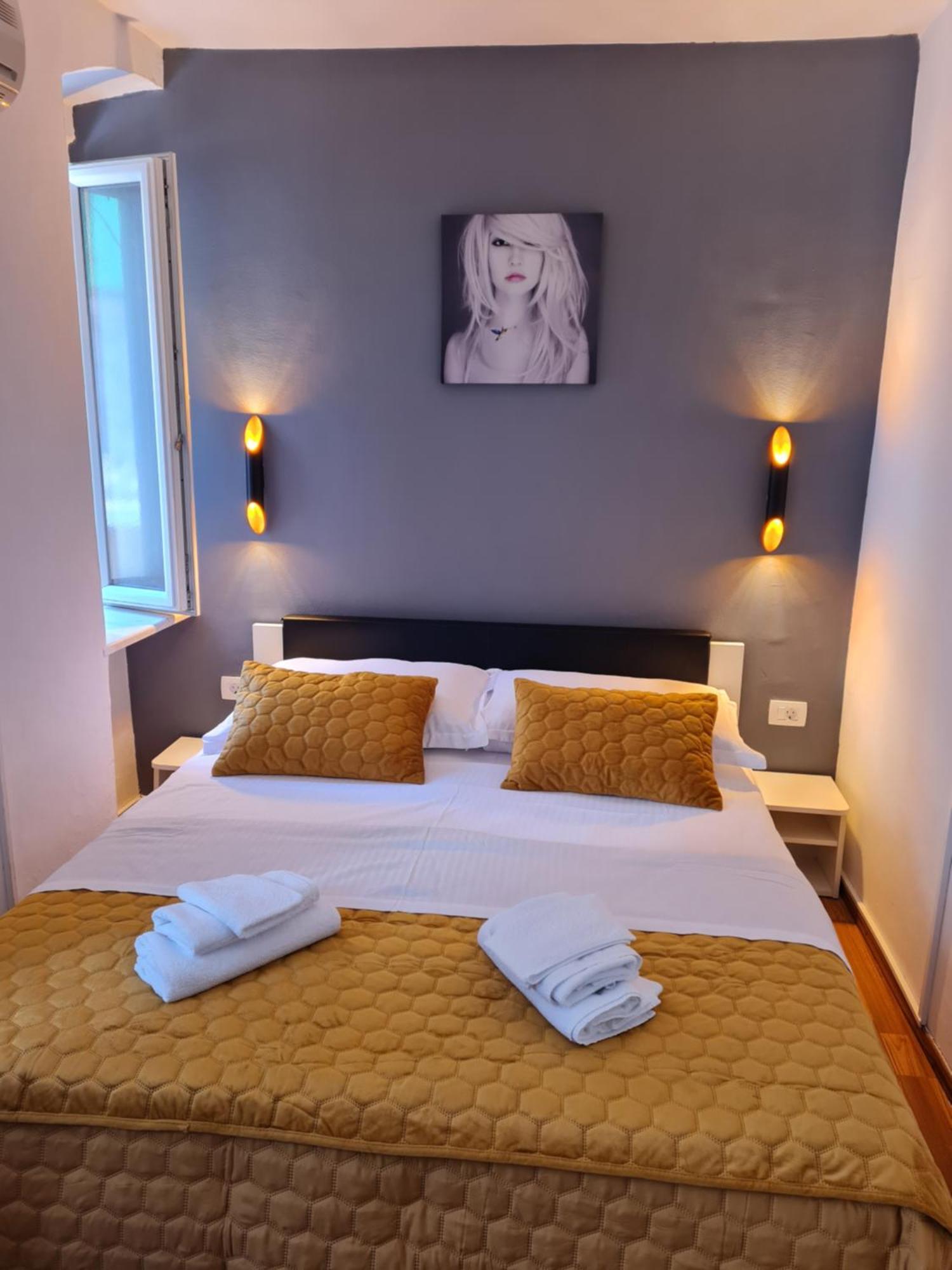 Inchy Accommodation - In The Center Of Diocletian'S Palace Spalato Esterno foto