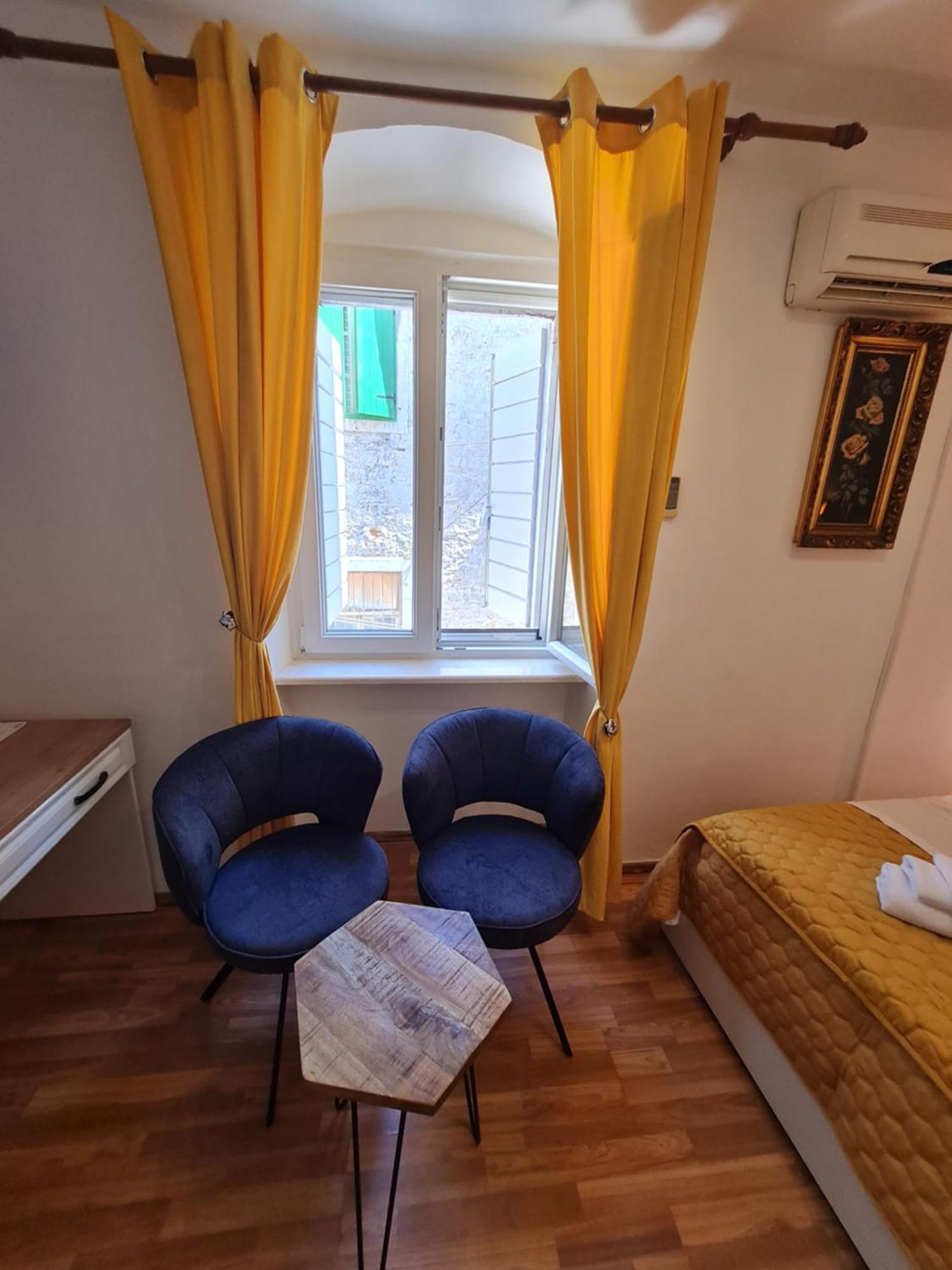 Inchy Accommodation - In The Center Of Diocletian'S Palace Spalato Esterno foto