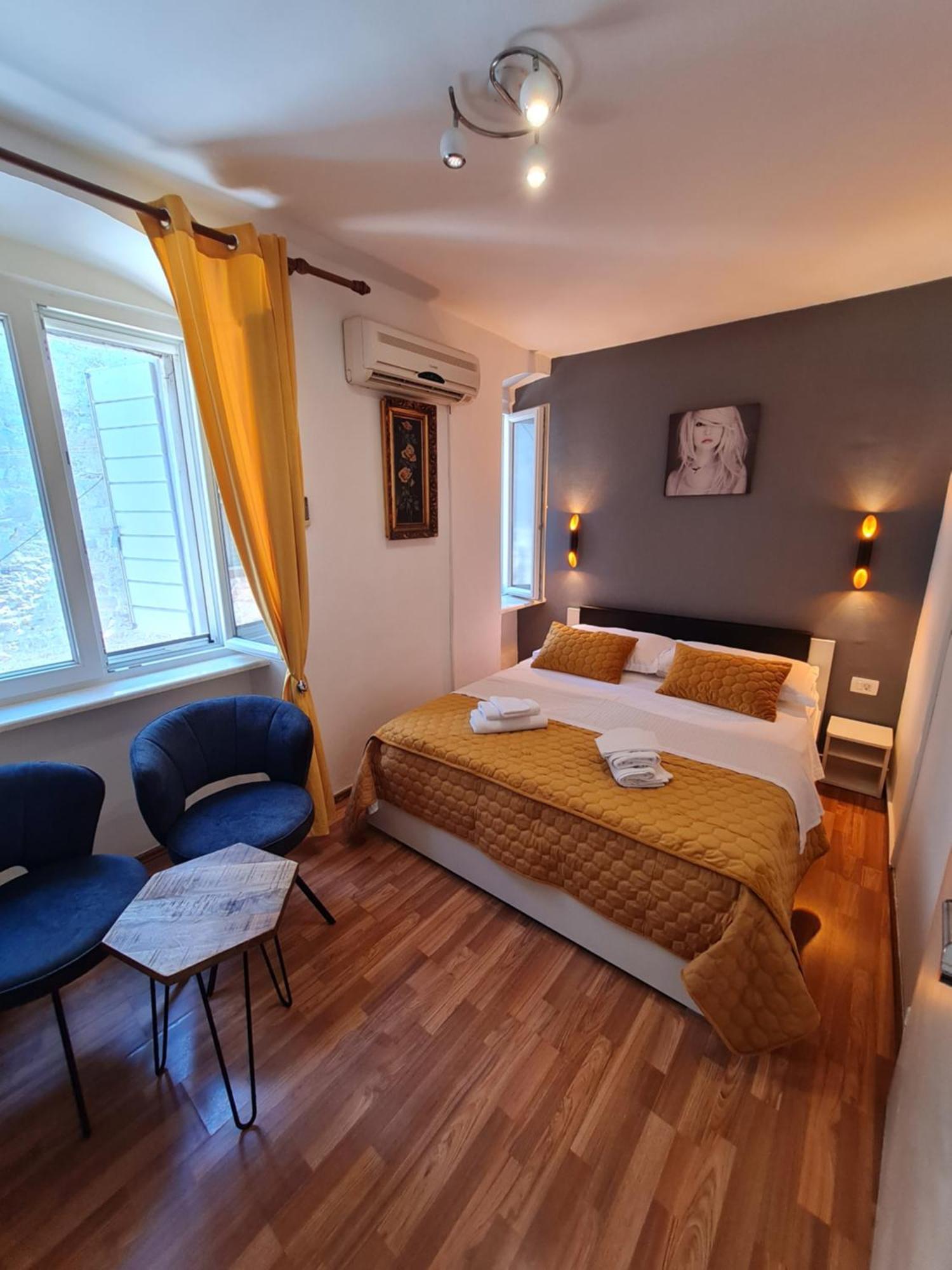 Inchy Accommodation - In The Center Of Diocletian'S Palace Spalato Esterno foto